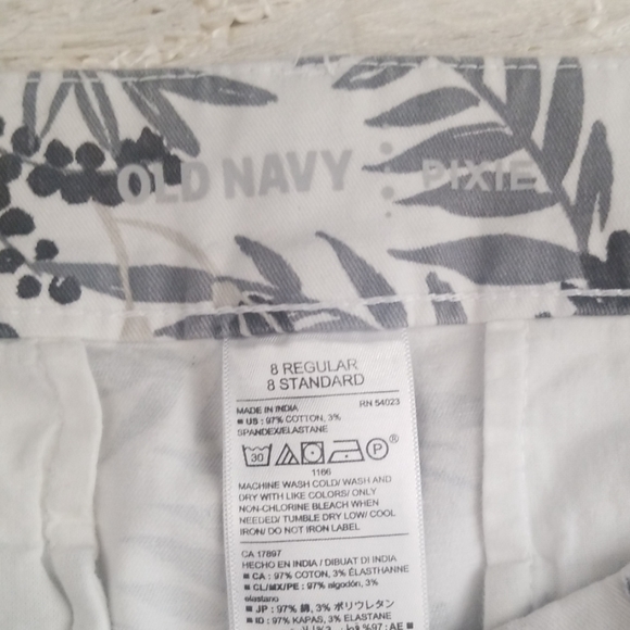 Old Navy shorts Pixie - Picture 3 of 3